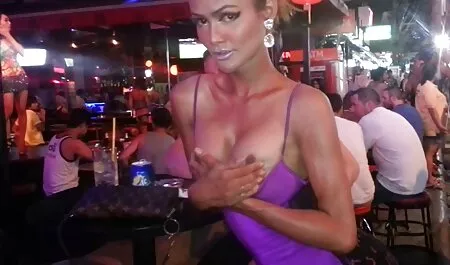La bionda accarezzare se stessa con un vibratore di video porn completo vetro