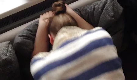 Di film hard italiani interi fronte a voi c'è una bruna, sottile con i jeans stretti, non si vuole nudo Culo il suo piccolo e metterlo più in