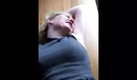 Procace bionda Katie Morgan succhia e scopa con film porno completi mamme uomini calvi