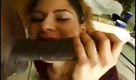 Ragazza bodied sexy presa cazzo grasso in video porn completo micio