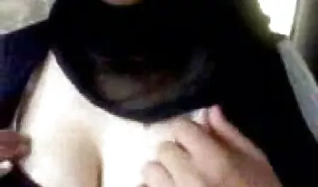 Ragazza asiatica con piccolo busto pulito scopata da uomo magro e un muscoloso con tatuaggi. Ha coraggiosamente spinto il suo cazzo duro lungo la vagina di una ragazza semplice, stringendo i fianchi sono sottili video porno completi gratis