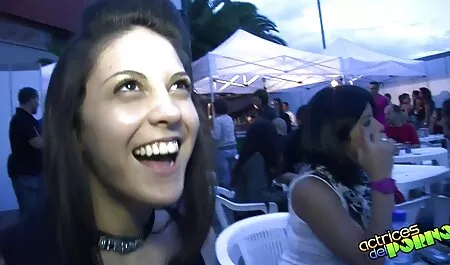 Bruna matura Yasmine De film porno completi lesbiche Leon vigorosamente avvitando l'uomo dai capelli grigi