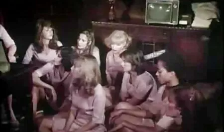 Brunetta carino suzione cazzo film erotico intero in Il notte club