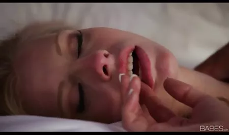 Bruna piace film porno completi con trama succhiare il cazzo lungo