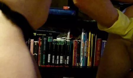 Gay benda la campana e si sedette con il suo culo filmporno completi sul fallo