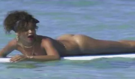 Bella donna con calze xhamster film completi a rete avidamente tirando la figa rasata