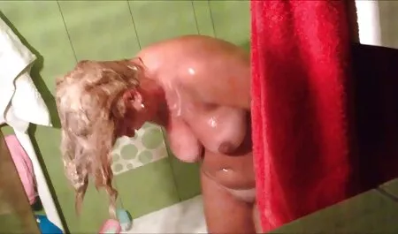 Il ragazzo che ha colpito la segretaria di suo padre sul film hard completi free tavolo