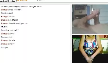 Che cagna Masturbazione sul palco e succhiare il suo film erotico completo cazzo