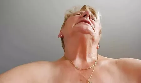 Dopo aver succhiato un piccolo pene, si ritrova presto nel suo grembo, ma lei è molto scopata in modo che la donna cada svenuta alla fine film pormo completi dell'azione!