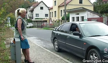 La bionda ha sviluppato un buco e selen film completo avvitando se stessa con un dildo