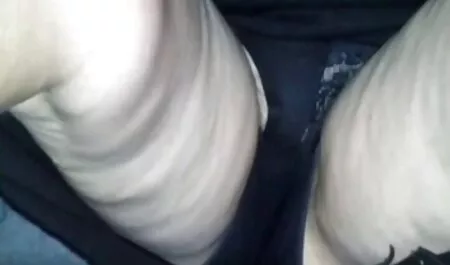 Mickey film porno completo trans accarezzò il culo del suo amico
