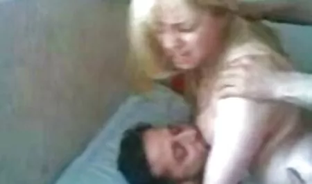 Una selezione di video Bella giovane prostituta cazzo pussi cornea con un vibratore di spessore in film completi erotici gratis natura