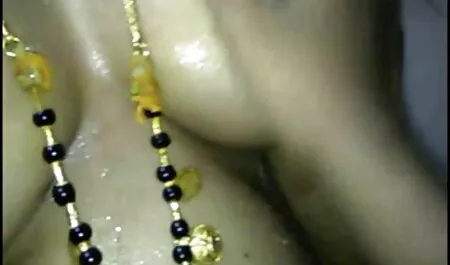 Una donna di colore carino con un pigro fare pene Grande Uomo e succhiare, e solo allora ha permesso di entrare nelle fessure e giocare in esso fino a quando film porno completi mamme un grande orgasmo.