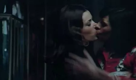 Il cagna piace quando lei micio peloso film porno integrali italiani leccato