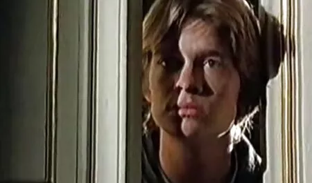 Dopo aver posato il suo schiavo sul tavolo, la giovane padrona di casa era seduta con la sua vagina in bocca e cominciò a scoparla, a scoparla youtube film completi porno in modo che lo sperma uscisse effettivamente dalla vagina direttamente nella bocca dell'uomo.