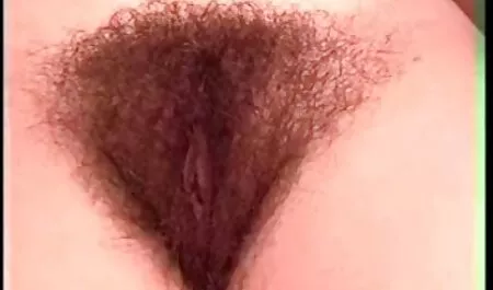 La puttana ha spinto le mutandine e stringendo il divario analnya con le dita. Un uomo è venuto e ora film gratis porno completi si occuperà del suo culo!