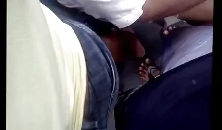 L'uomo fa un cunnilingus alla film xxx completi sua ragazza