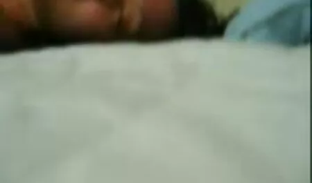 Close up di una bruna in mostra la film porno amatoriali completi sua figa