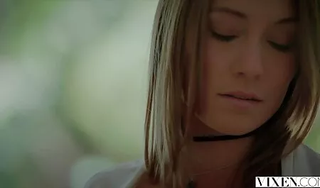 Giovane, slut molto sexy masturbazione davanti alla telecamera film porno italiani interi gratis