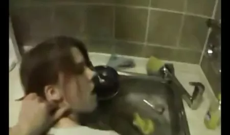 L'uomo era gemendo e urlando a causa del fatto che si sta scopando film erotico completo il suo vicino di casa che il grasso