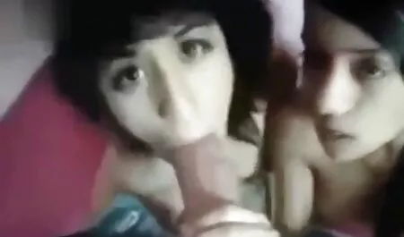 Gli sposi celebrano la fine del matrimonio al bar. Gli ospiti avevano da tempo dispersi, ma poi un bogai calvo e, davanti agli occhi del marito, inizia film porno completi recenti a fare sesso con la moglie.