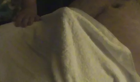 Ragazza bruna film porno completi mature con morbido allungato davanti alla telecamera