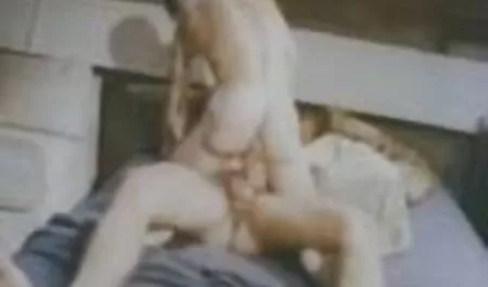 Una puttana asiatica matura con grandi seni che succhia un film porno completi nuovi grande uomo del pene e si bagna la figa a causa dell'eccitazione eccessiva!