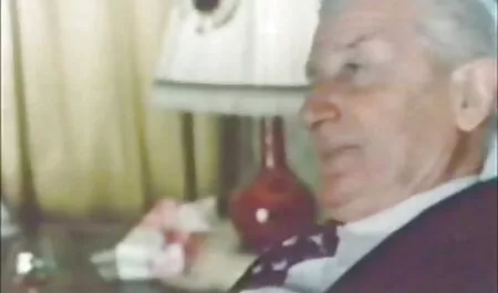 Puttana giovane film erotico completo adorabile amore sesso morbido e bello con un giovane amico. Lei gli ha dato un pompino, era molto felice con il suo cazzo duro in bocca. Il sito è molto bagnato e stretto e il sesso è molto tenero